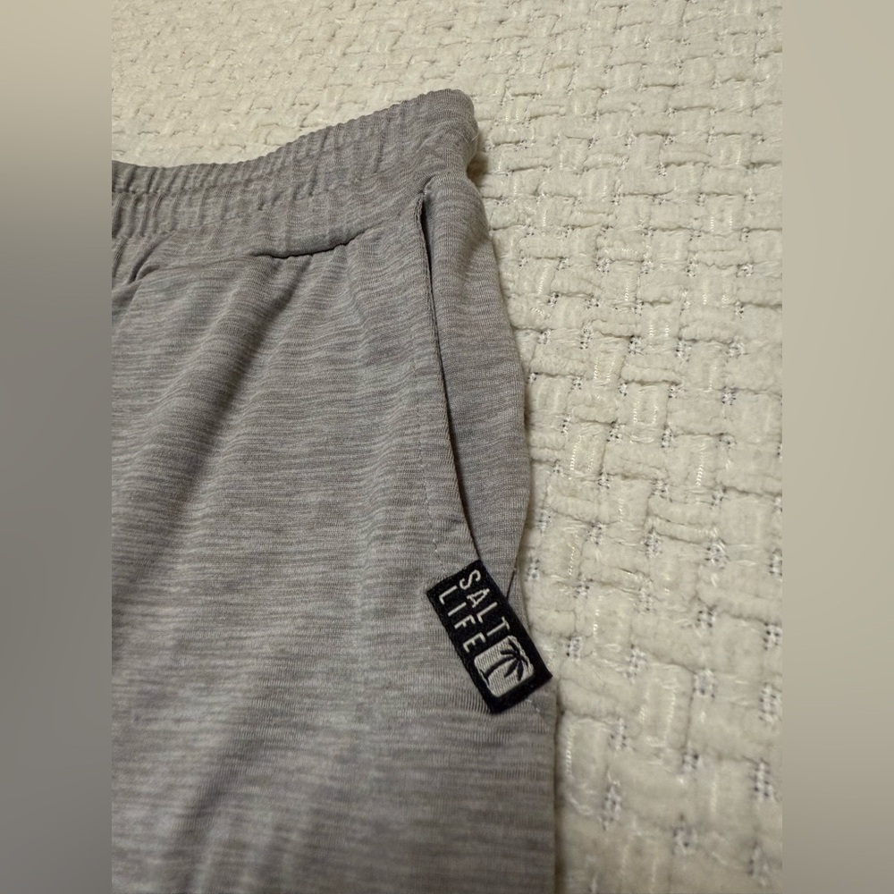 Salt Life women’s grey shorts, small. Excellent condition! - Picture 3 of 8
